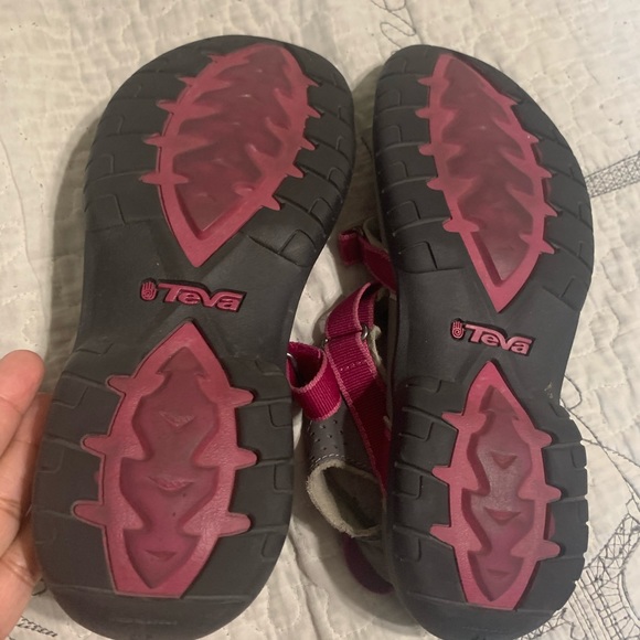 🌺Teva Verra fuchsia sport sandals 8 - Picture 7 of 15